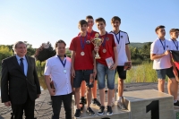 Klaus Deventer und GM Rainer Buhmann mit seinem starken U18-Team Österreichs (Silbermedaille)